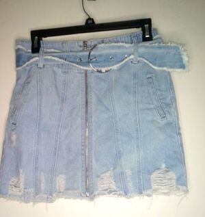 Forever 21 raw hem front zip denim skirt